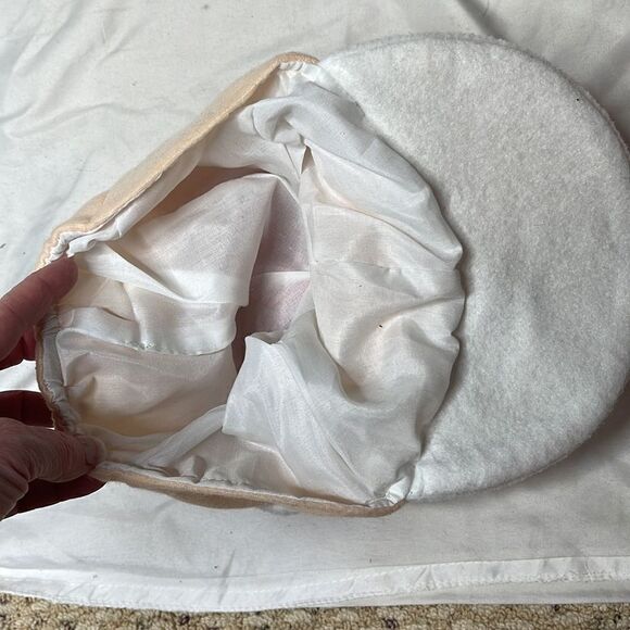 Santa Claus Plush Hat. - Picture 5 of 5